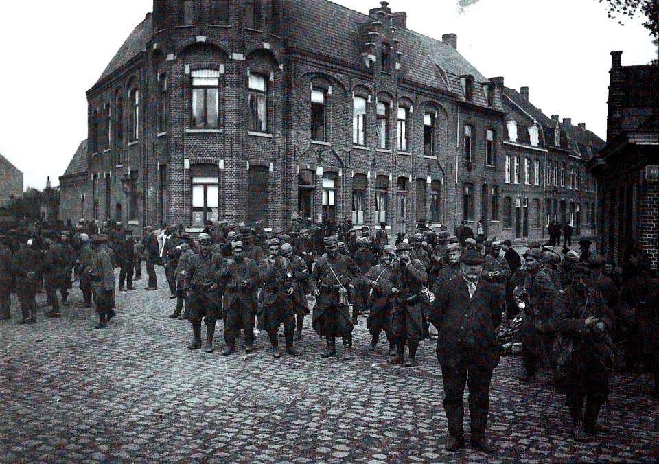 1914 Octubre Tropas de Francia en las afueras de Ypres