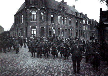 1914 Octubre Tropas de Francia en las afueras de Ypres