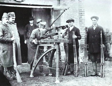 1914 Lucha por Lodz - Serbios prueban armamento capturado … photo