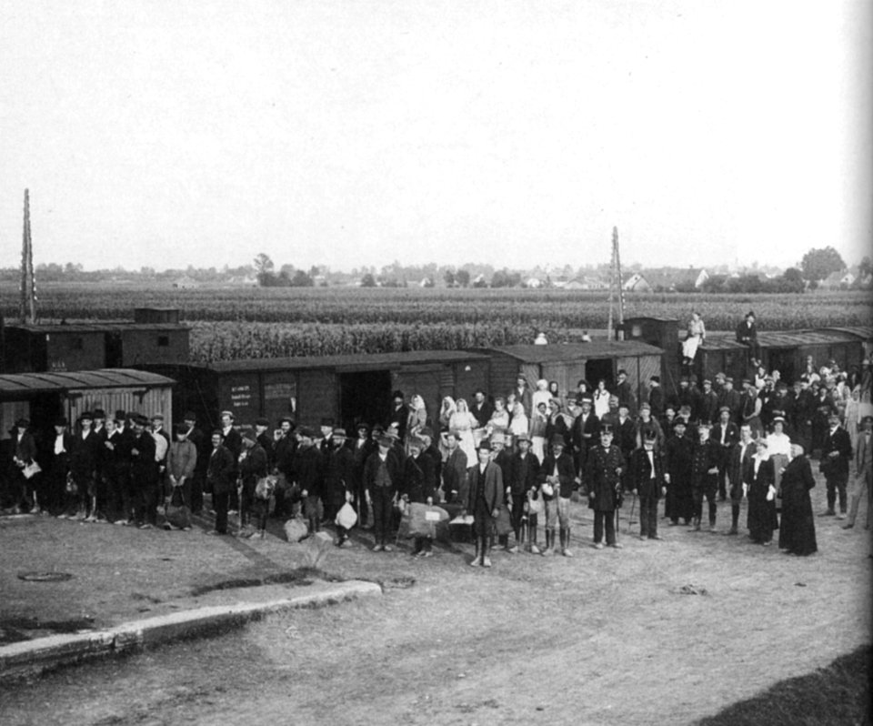 Transporte de refugiados desde Serbia in Leibnitz, Styria,…