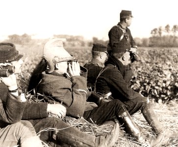 Oficiales de la Infantería de Francia en el Rio Aisne