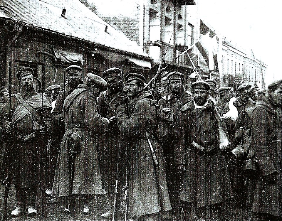Rusos esperando ordenes de ataque en Polonia