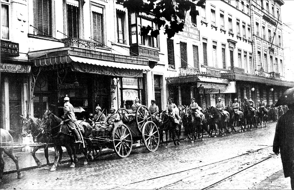 1914 Agosto 26 - Ejército Alemán marcha a Bruselas