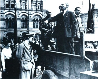 Vladimir Lenin contra la guerra photo