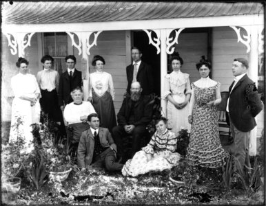 D.B. McRae family and friends photo