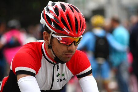Color ride cyclist