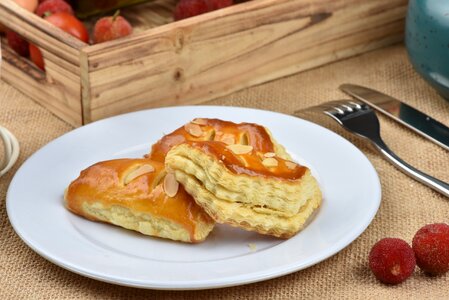 Plate dessert pastry