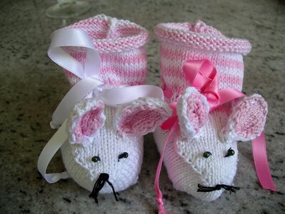 Mouse shoes knit own works