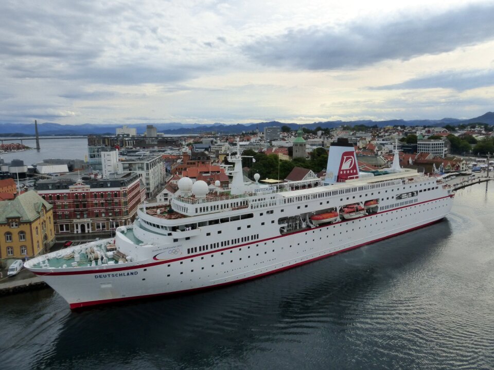 Stavanger bay krusskip photo