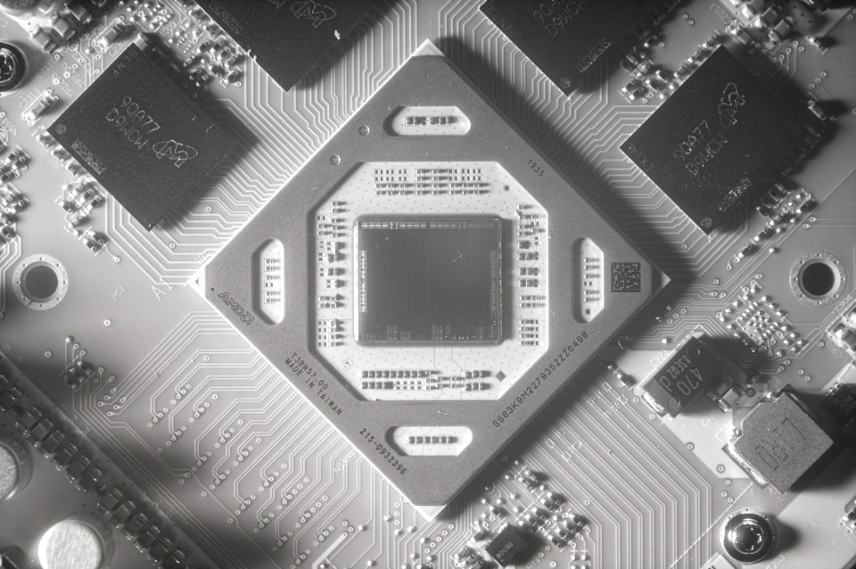 AMD@7nm@RDNA_1th_gen@Navi14@Radeon_RX_5500_XT@215-0932396@…