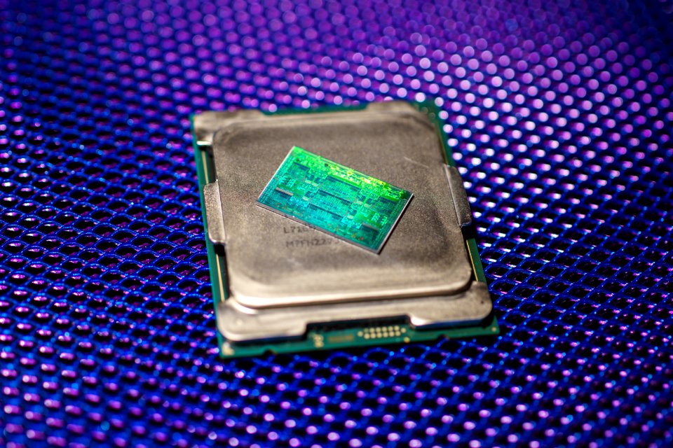 Intel@14nm@@Skylake@Skylake-X(LCC)@i7-7820X@SR3L5___DSC006…