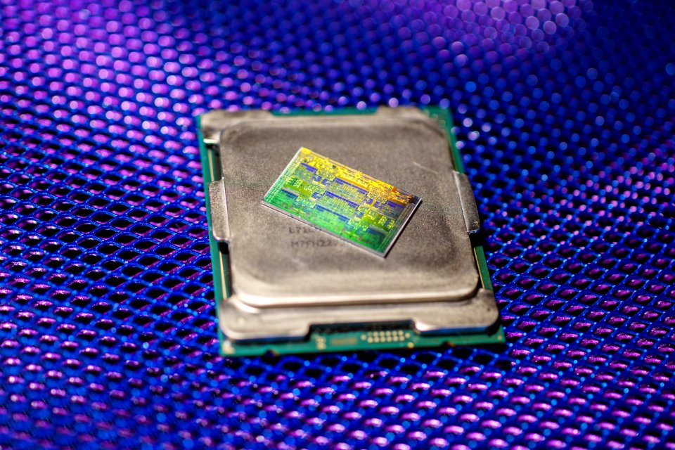 Intel@14nm@@Skylake@Skylake-X(LCC)@i7-7820X@SR3L5___DSC006…