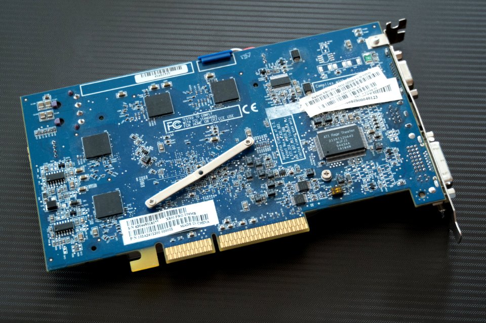 ATI@130nm@Fixed-pipeline@R420@RadeonX800Pro@215RADCGA12F_G…