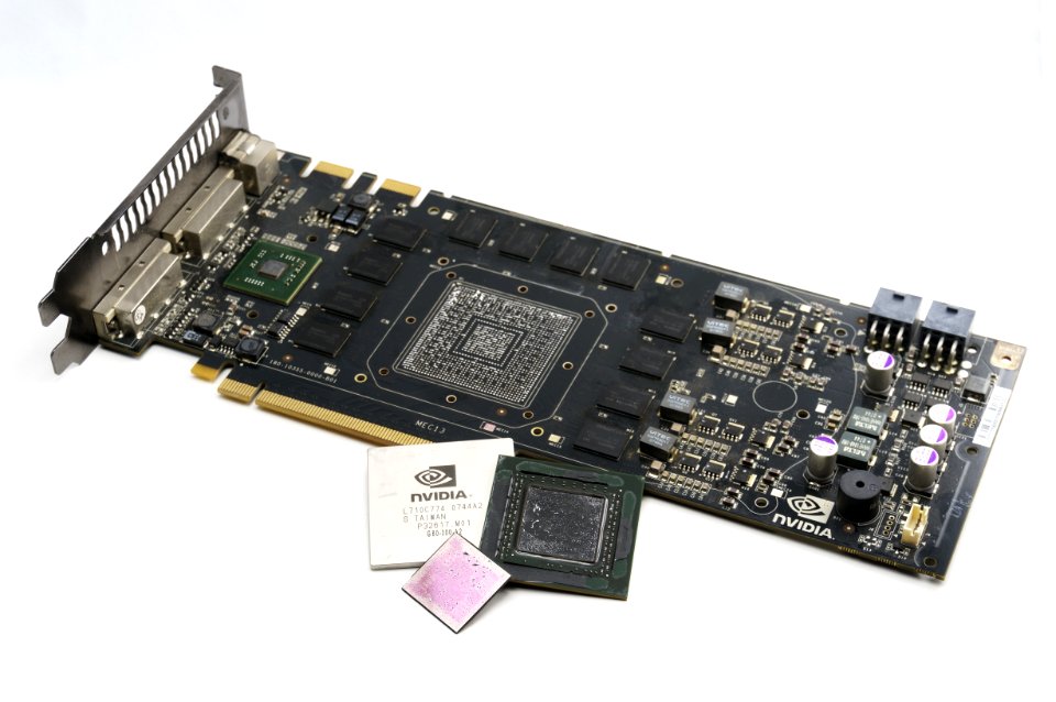 NVIDIA_GeForce_8800GTX_G80___DSC01202