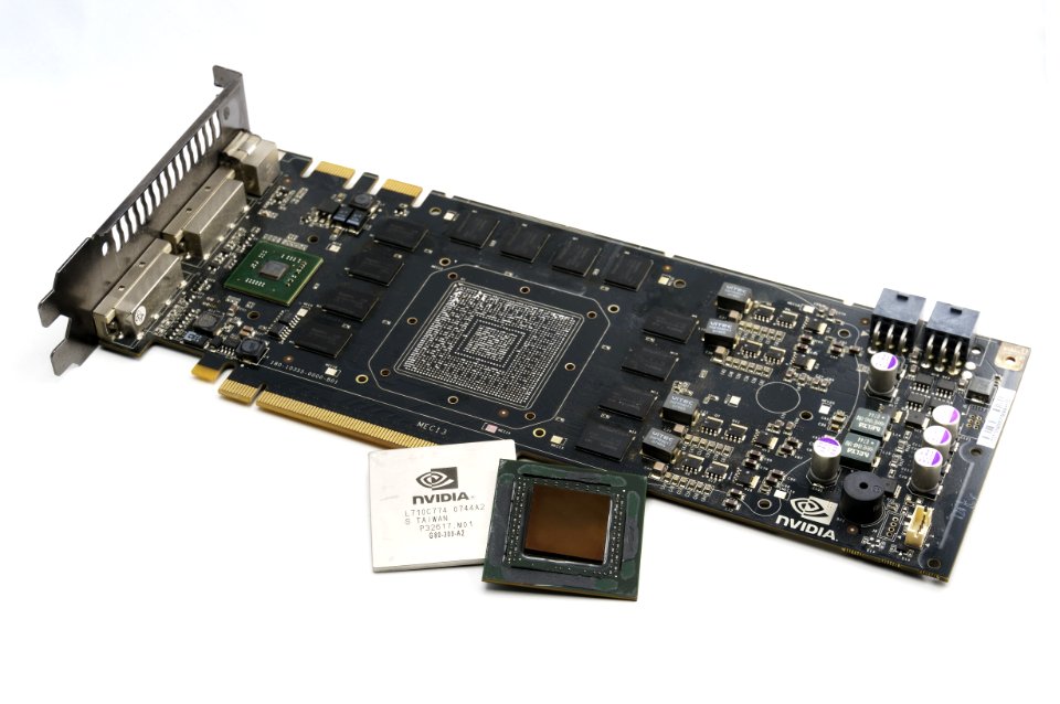 NVIDIA_GeForce_8800GTX_G80___DSC01200
