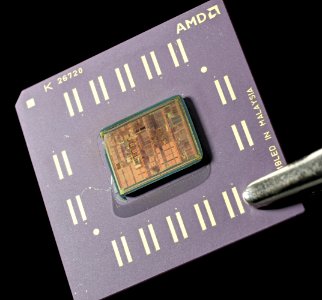 AMD_Athlon_K7_Pluto_K7700MTR51B_A___Stack-DSC03998-DSC0401… photo