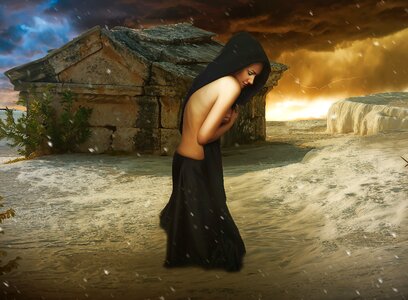 Beauty hooded fantasy