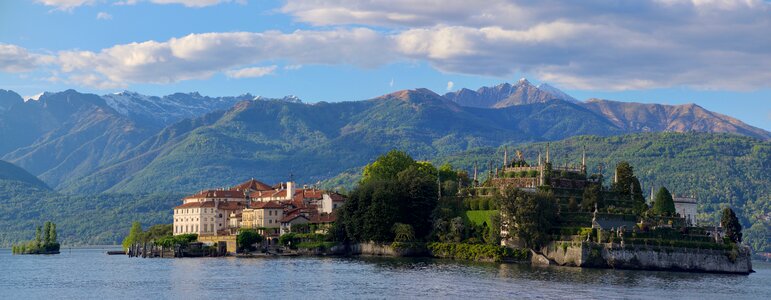 Panorama lake maggiore isola bella