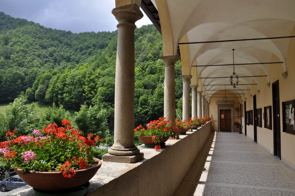 Old palace monument colonnade