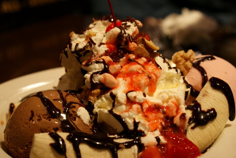 Dessert suites sundae