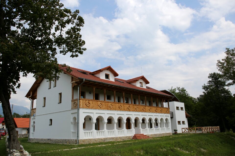 Costesti valcea romania