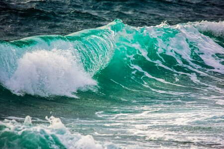 Ocean wave foam