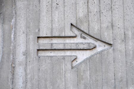 Wall engraving right