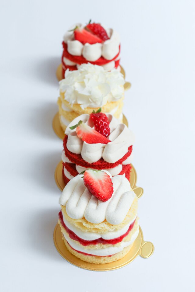 Strawberry dessert cake
