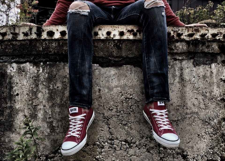 Converse jeans hoodie scene