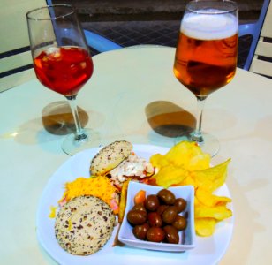 Tapas & Drinks in Granada