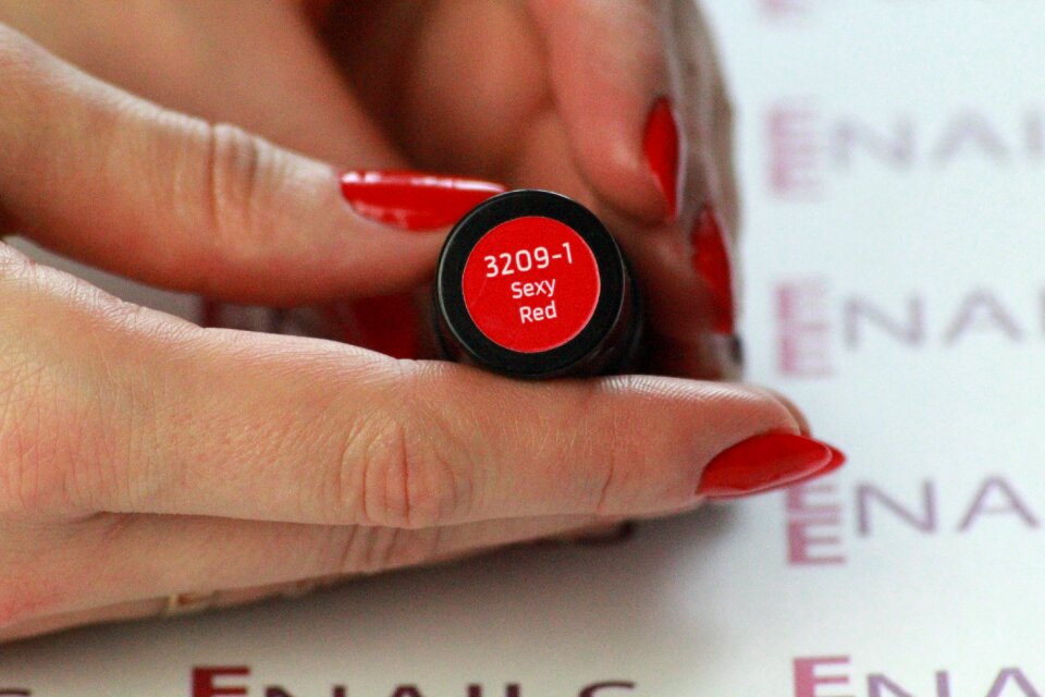 Red manicure beauty