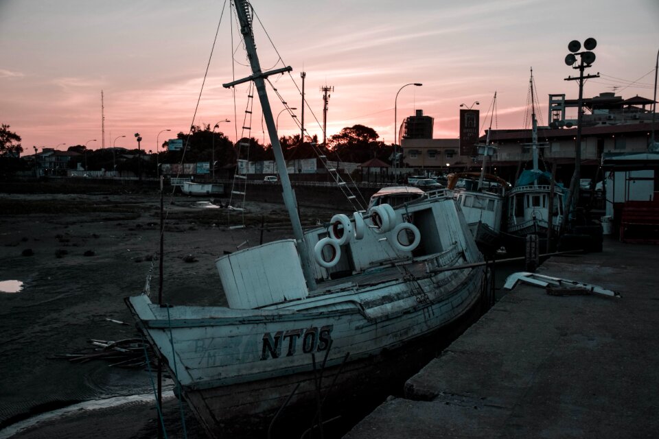 Body of water vessel boat