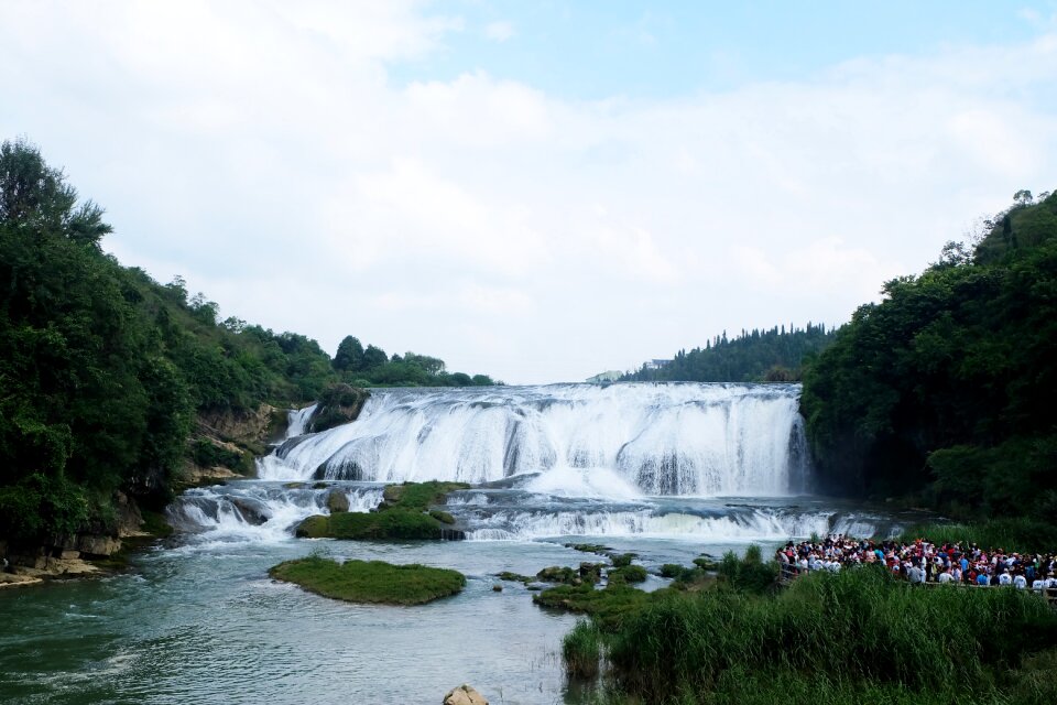Huangguoshu falls water tree