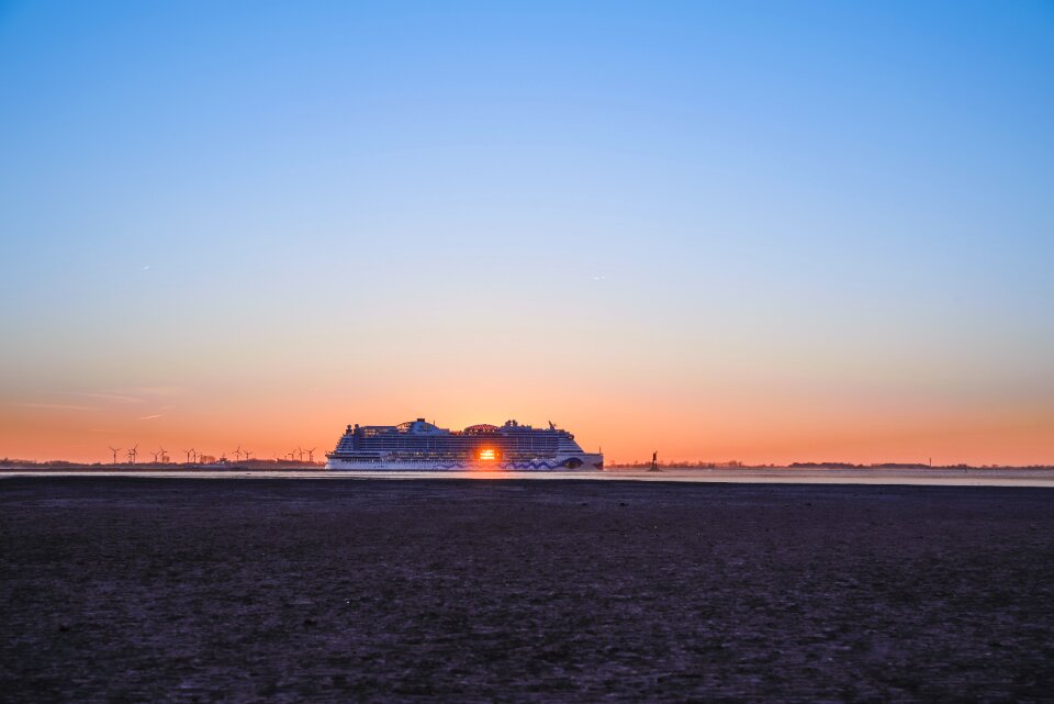 Sea sky ship