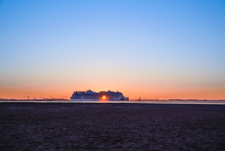 Sea sky ship photo