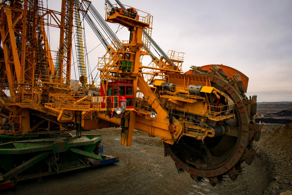 Industry mines giant machine