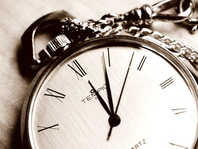 Time of pointer watches