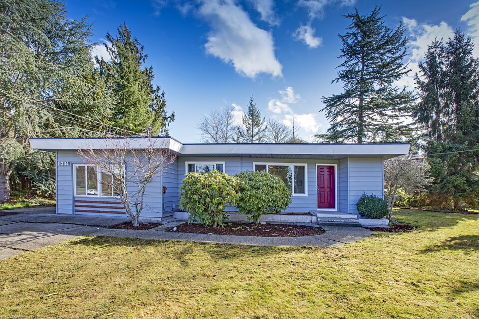 Lawn home residence