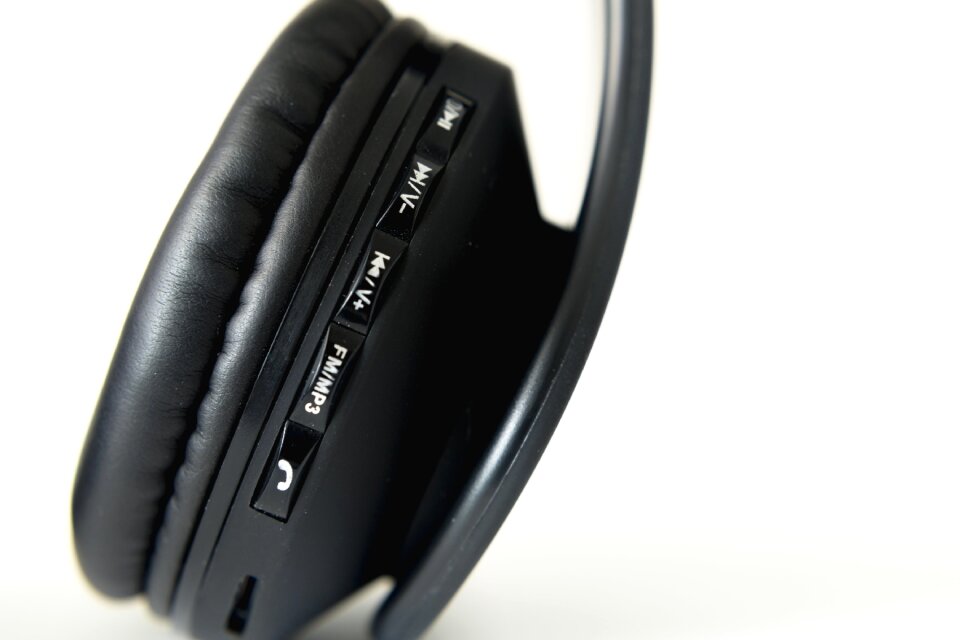 Black speaker electronic