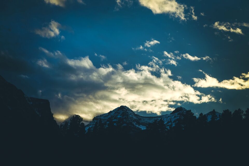 Peaks silhouette shadows photo