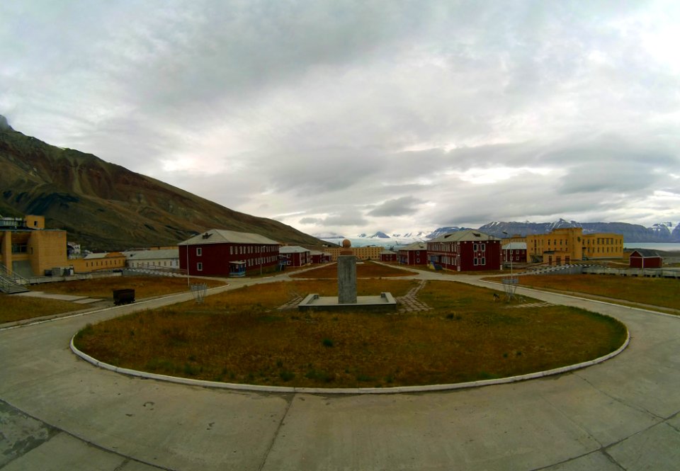 31-07 Pyramiden (44)