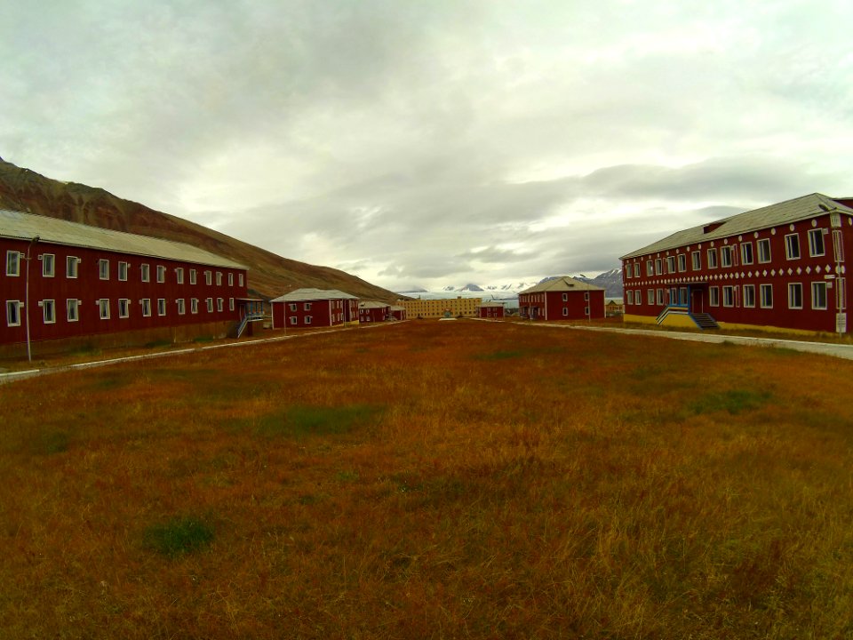 31-07 Pyramiden (40)