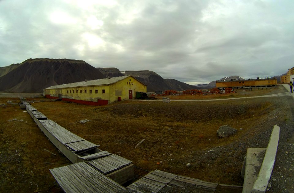 31-07 Pyramiden (32)