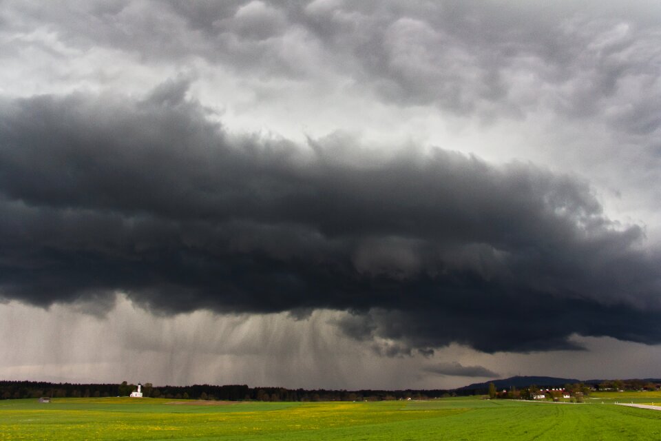 Sky gust front thunderstorm