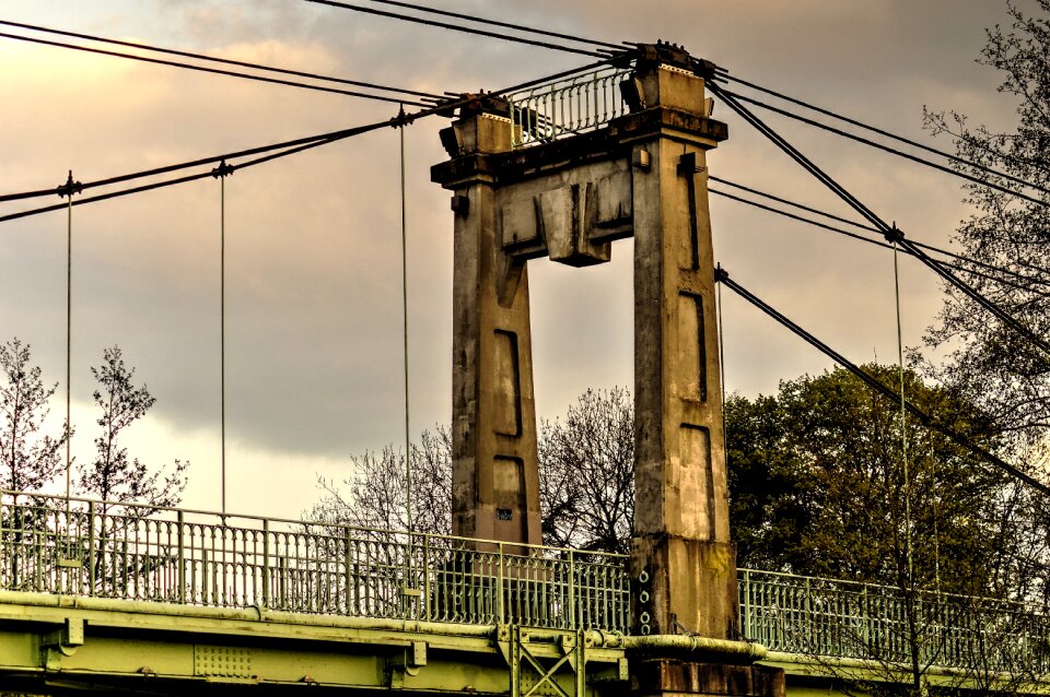 Suspension bridge pillar cables
