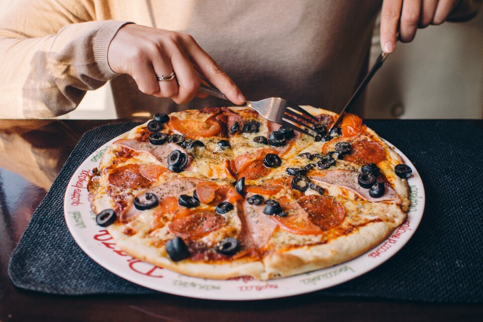 Crust pepperoni olives