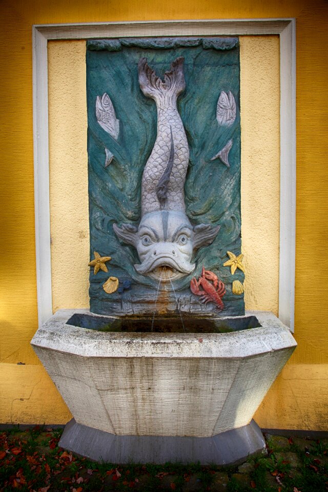 Fountain city places of interest stone figure