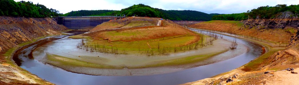 Pano vidange du barrage de Guerledan