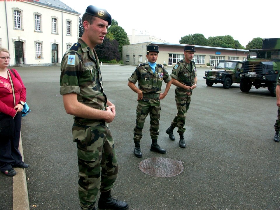 2006-08-17 - présentation au drapeau - FMIR - le pot (107)…