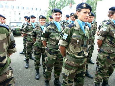 2006-08-17 - présentation au drapeau - FMIR - le pot (103)…